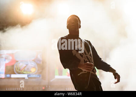 BILBAO, SPANIEN - Jun 13: Vince Heftklammern (Rapper) führt im Konzert an BBK Live Musik Festival 2019 am 13. Juli, 2019 in Bilbao, Spanien. Stockfoto