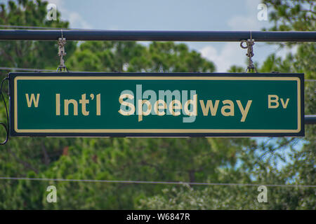 Datytona, Florida. Juli 18, 2019. International Speedway Boulevard Zeichen an Daytona International Speedway. Stockfoto