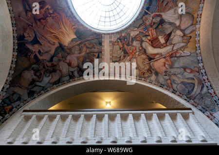 Halle Decke mit Fresken mit Kalevala Thema von Akseli Gallén -, das Nationale Museum für Finnland, Helsinki, Finnland lackiert Stockfoto