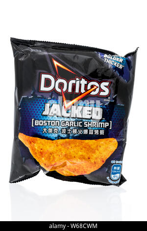 Winneconne, WI - 10 Juli 2019: ein Paket von Doritos aufgebockt Boston Knoblauch Garnelen Chips auf einem isolierten Hintergrund Stockfoto