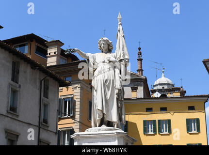 Statue des Sieges italienische Denkmal auf der Piazza della Loggia Square in Brescia, Italien Stockfoto