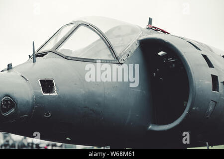 DONCASTER, Großbritannien - 28.JULI 2019: Nahaufnahme der berühmten Harrier Jumpjet in Doncaster Aviation Museum, South Yorkshire, Großbritannien Stockfoto