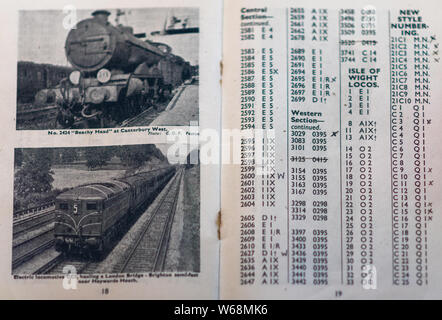 DONCASTER, Großbritannien - 28. Juli 2019: einem alten Zug Spotter guide aus den 1940er Jahren in England Stockfoto