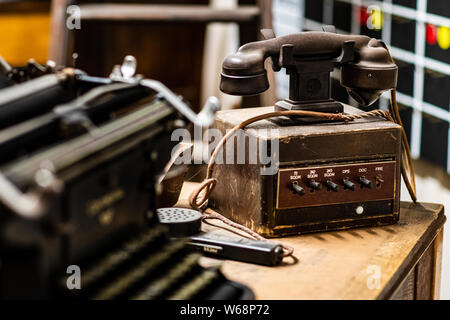 DONCASTER, Großbritannien - 28. JULI 2019: Eine alte Vintage dictograph Telefon in Doncaster Aviation Museum Stockfoto