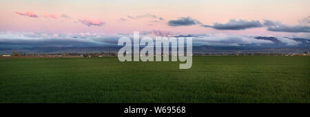 Colorado Ackerland mit Longs Peak Panorama Stockfoto