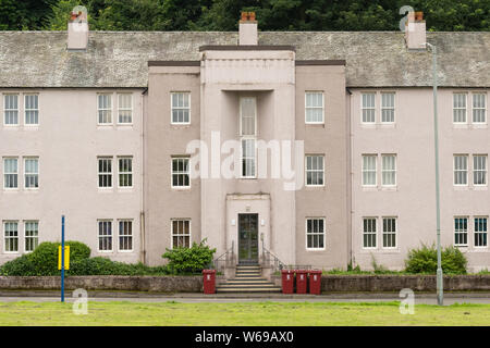 Art déco-dekorativen Stil in der Mitte des 20. Jahrhunderts lokale Behörde Mietskasernen, 191 - 199 Corbiehall, Bo'ness, Falkirk, Schottland, UK Stockfoto