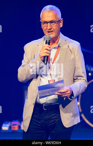 Edinburgh, Schottland, Großbritannien. Juli 31, 2019. Leistungen aus der Baugruppe Gala Starten beim Edinburgh Fringe 2019. Bild, Künstlerischer Leiter der Versammlung, William Burdett-Coutts Credit: Iain Masterton/Alamy leben Nachrichten Stockfoto