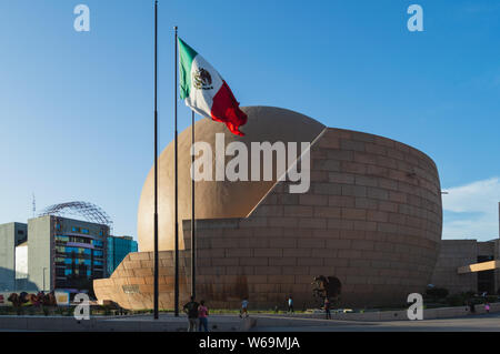 TIJUANA, BAJA CALIFORNIA / Mexiko, 28. JULI 2019: Blick auf die IMAX Dome im kulturellen Zentrum von Tijuana (Centro Cultural Tijuana (CECUT) Stockfoto