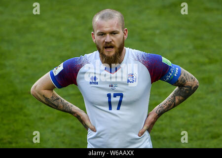 Aron Gunnarsson von Island reagiert in ihrer Gruppe D Match gegen Argentinien während der FIFA WM 2018 in Moskau, Russland, 16. Juni 2018. Stockfoto