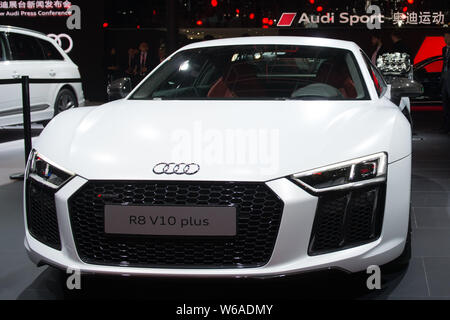 ---- Ein Audi R8 V10 plus Auto ist auf dem Display während der 15 Beijing International Automotive Exhibition, die auch als Auto China 2018 in Peking bekannt, Stockfoto