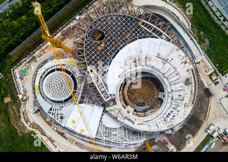 Ein Luftbild von der Shanghai Planetarium im Bau, das größte Planetarium der Welt nach seiner Fertigstellung, in Lingang Bereich Stockfoto