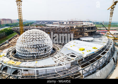 Ein Luftbild von der Shanghai Planetarium im Bau, das größte Planetarium der Welt nach seiner Fertigstellung, in Lingang Bereich Stockfoto