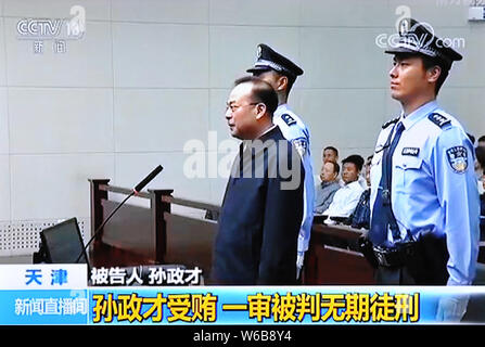 In diesem TV-Greifer von CCTV (China Central Television) am 8. Mai 2018, Sun Zhengcai, ehemaliger Sekretär der Chongqing kommunalen Ausschuss des C Stockfoto