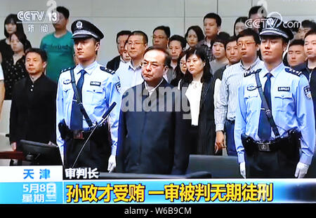 In diesem TV-Greifer von CCTV (China Central Television) am 8. Mai 2018, Sun Zhengcai, ehemaliger Sekretär der Chongqing kommunalen Ausschuss des C Stockfoto