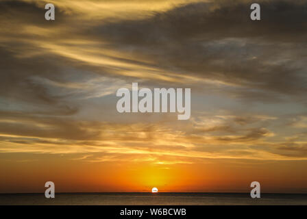 Sonnenaufgang über dem Meer von Cortez. Stockfoto