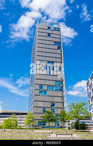 Blick auf Business Tower "Wesertower' im neuen Stadtteil "Überseestadt" Stockfoto