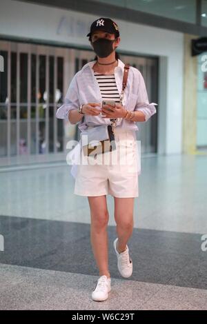 Chinesische Schauspielerin Li Bingbing kommt an der Beijing Capital International Flughafen in Peking, China, 20. Mai 2018. Handtasche: Marni Stockfoto