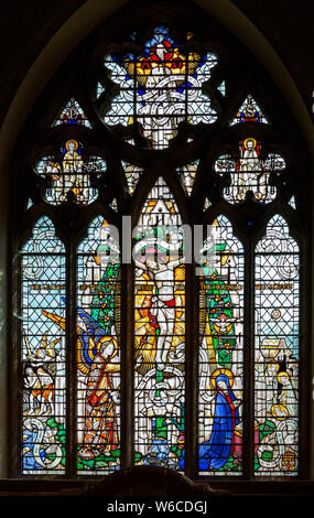 Glasmalerei Osten Fenster von Martin Travers c 1929 Cricklade Kirche, Wiltshire, England, UK-Kreuzigung und Geschichten aus der Bibel Stockfoto