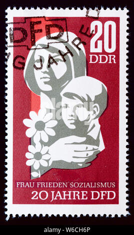 Ddr Briefmarken - 20 Jahre des Demokratischen Frauenbund Deutschlands Stockfoto