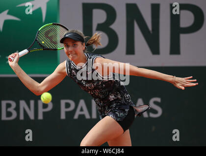 Deutsche Tennisspieler Antonia Lottner spielen Vorhand Schuß während der French Open 2019 Tennis Turnier, Paris, Frankreich Stockfoto