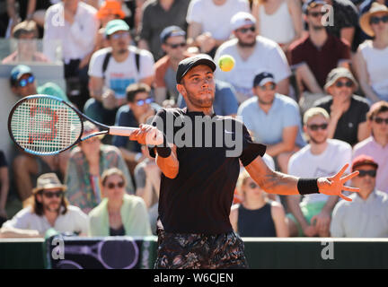 Die kroatischen Spieler Borna Coric spielen eine Vorhand in French Open 2019 Turnier, Paris, Frankreich Stockfoto