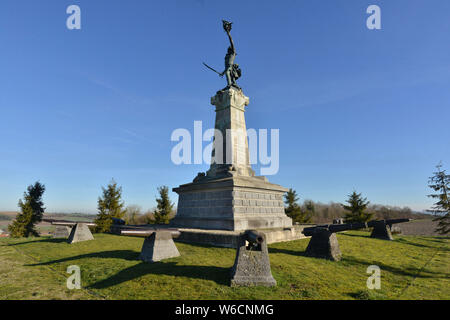 Denkmal für General Kellermann bei Valmy (nord-östlichen Frankreich). Statue von Kellermann schwingt sein Schwert und seinen Hut Stockfoto