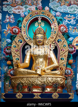 Die Namdroling Nyingmapa Kloster ist die größte Lehre Zentrum der Nyingma Linie des tibetischen Buddhismus in der Welt.