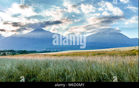 Berglandschaft im sanften Abendlicht. Die Tatra, Slowakei. Stockfoto