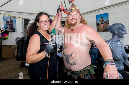 Wacken, Deutschland. Juli 31, 2019. Wacken, Deutschland 01.08. - 03.08.2019: Wacken Open Air - WAO-Festival 2019 Besucher, Feature/Symbol/Symbolfoto/Merkmal/Detail/| Verwendung der weltweiten Kredit: dpa/Alamy leben Nachrichten Stockfoto