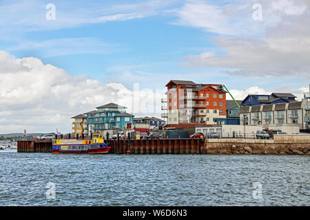 Stuart Line Boot, das am Ufer des Flusses Exe Exmouth in South Devon Stockfoto