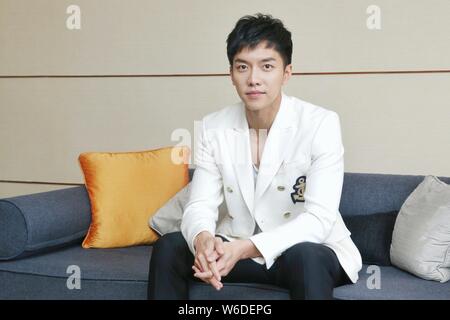 ** TAIWAN AUS ** südkoreanischen Sänger und Schauspieler Lee Seung-gi stellt während eines Interviews in Taipei, Taiwan, 21. April 2018. Stockfoto