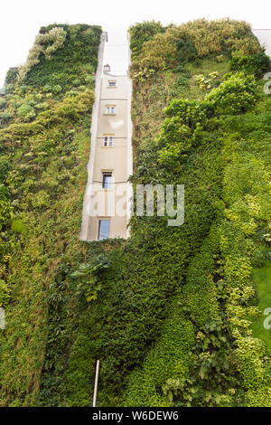 Living Wall Paris - vertikale Garten von Patrick Blanc auf der Rue d'Alsace" in Frankreich Paris, Frankreich, Europa. Stockfoto