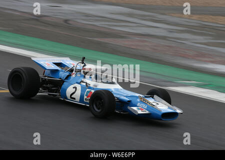 Sir Jackie Stewart OBE fährt mit seinem 1969 Matra MS 80-02 Formel-1-Auto bei der Silverstone Classic 2019 Stockfoto