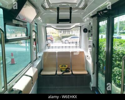 Innenansicht von Chinas erste fahrerlose Mini Bus auf intelligente, vernetzte Fahrzeug (ICV)-Technologie auf dem Campus der Southeast University in Na basierend Stockfoto