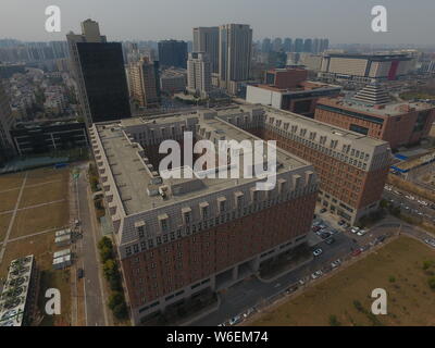 Luftaufnahme von zwei symmetrischen Gebäude mit der Form des arabischen Ziffer 6 in Zhengzhou City, Central China Provinz Henan, 21. März 2018. Stockfoto