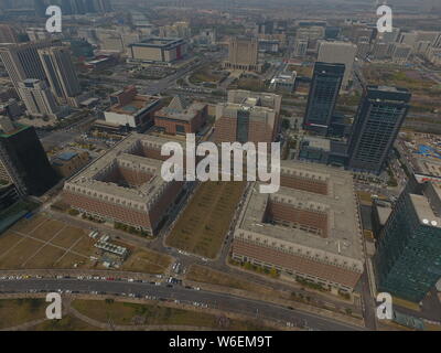 Luftaufnahme von zwei symmetrischen Gebäude mit der Form des arabischen Ziffer 6 in Zhengzhou City, Central China Provinz Henan, 21. März 2018. Stockfoto