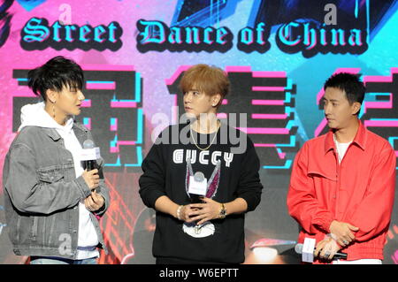 (Von links) Chinesische Sänger und Schauspieler Huang Zitao, besser als Z Tao, Chinesische Sänger und Schauspieler Han Geng und taiwanesischen Sänger und Schauspieler Lo atte bekannt Stockfoto