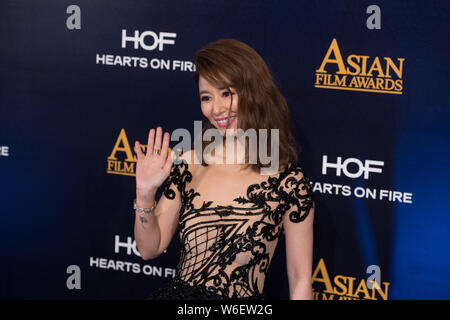 Taiwanesische Schauspielerin Ruby Lin stellt, als sie auf dem roten Teppich für die 12 Asian Film Awards in Macau, China, 17. März 2018 eingegangen ist. Stockfoto