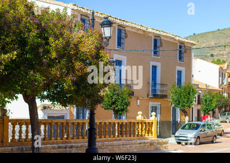 Familienhäuser in Oria, kleine ländliche Stadt in den Bergen von Andalucía Spanien Stockfoto