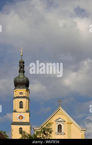 Stadt Pfarrkirche Maria Himmelfahrt, Deggendorf, Bayerischer Wald, Niederbayern, Deutschland Stockfoto