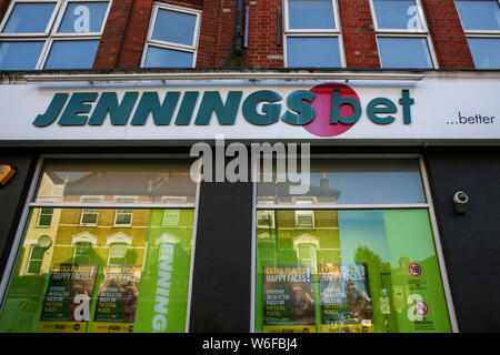 London, Großbritannien. 1 Aug, 2019. Eine JenningsBet Buchmacher shop in London gesehen. Credit: Dinendra Haria/SOPA Images/ZUMA Draht/Alamy leben Nachrichten Stockfoto
