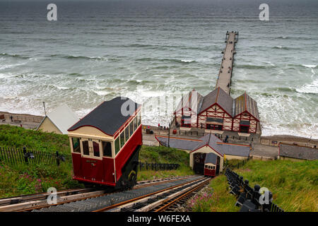 Pier und schlechten Sommerwetter, August, Saltburn am Meer, North Yorkshire, England Stockfoto