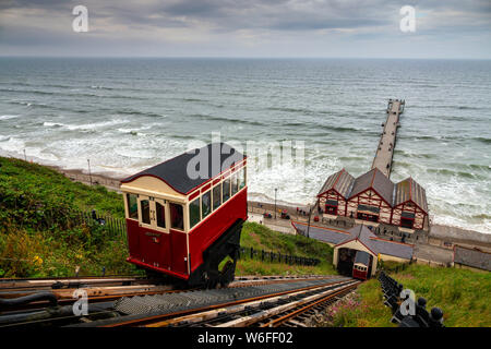 Pier und schlechten Sommerwetter, August, Saltburn am Meer, North Yorkshire, England Stockfoto