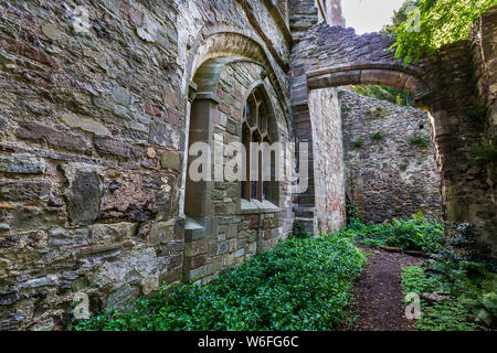 Die Ruine der Kapelle aus dem 12. Jahrhundert wenig Malvern Priory, Worcestershire, England Stockfoto