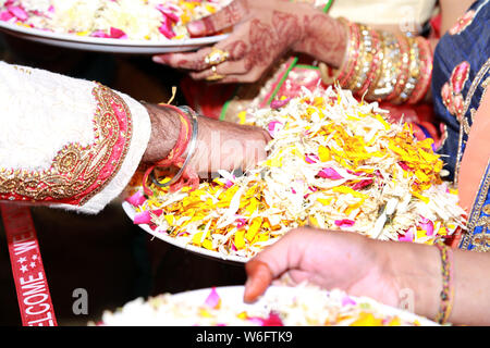 Indische Hochzeit rituellen Begrüßungszeremonie Stockfoto