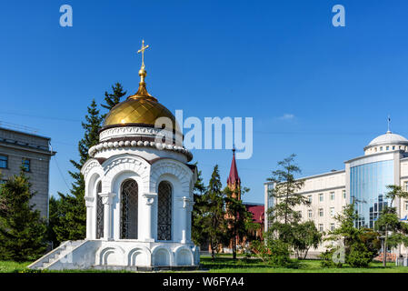 Russland, Irkutsk - 7. Juli 2019: Kapelle-Denkmal an der Stelle der zerstörten Kathedrale im Namen der Kasaner Ikone der Gottesmutter und Orgel Stockfoto