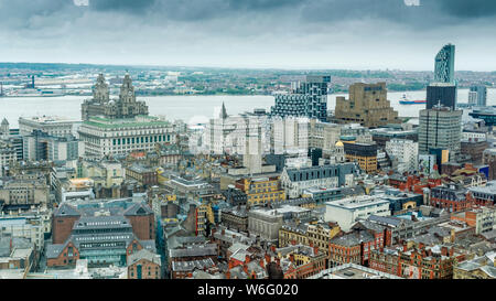 Die Antenne auf die Skyline von Liverpool City Centre aus dem Radio City Turm gebaut im Jahr 1969. Stockfoto