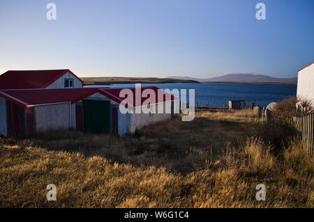 Gebäude in Goose Green, die zweitgrößte Siedlung auf den Falkland Inseln. Stockfoto