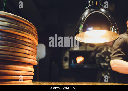 Eine runde Kork stand unter der heißen wird im Store verkauft. Stockfoto