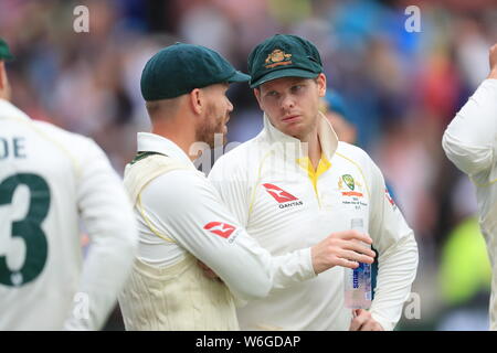 Australiens David Warner (links) und Steve Smith während des Tages eine der Asche Test Match bei Edgbaston, Birmingham. Stockfoto